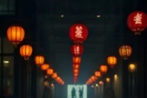 《一碗面的城市》清晨面馆里腾起的蒸汽与长条凳